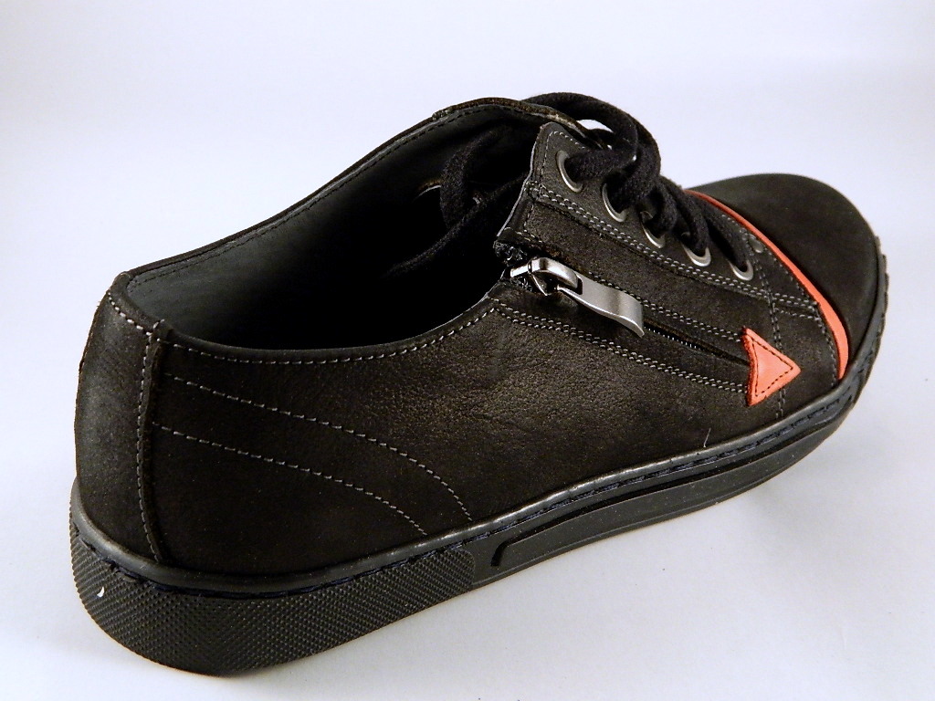 TRAMPKI Z ZAMKIEM SKÓRA NATURALNA WYRÓB POLSKI 43 Wzór dominujący bez wzoru