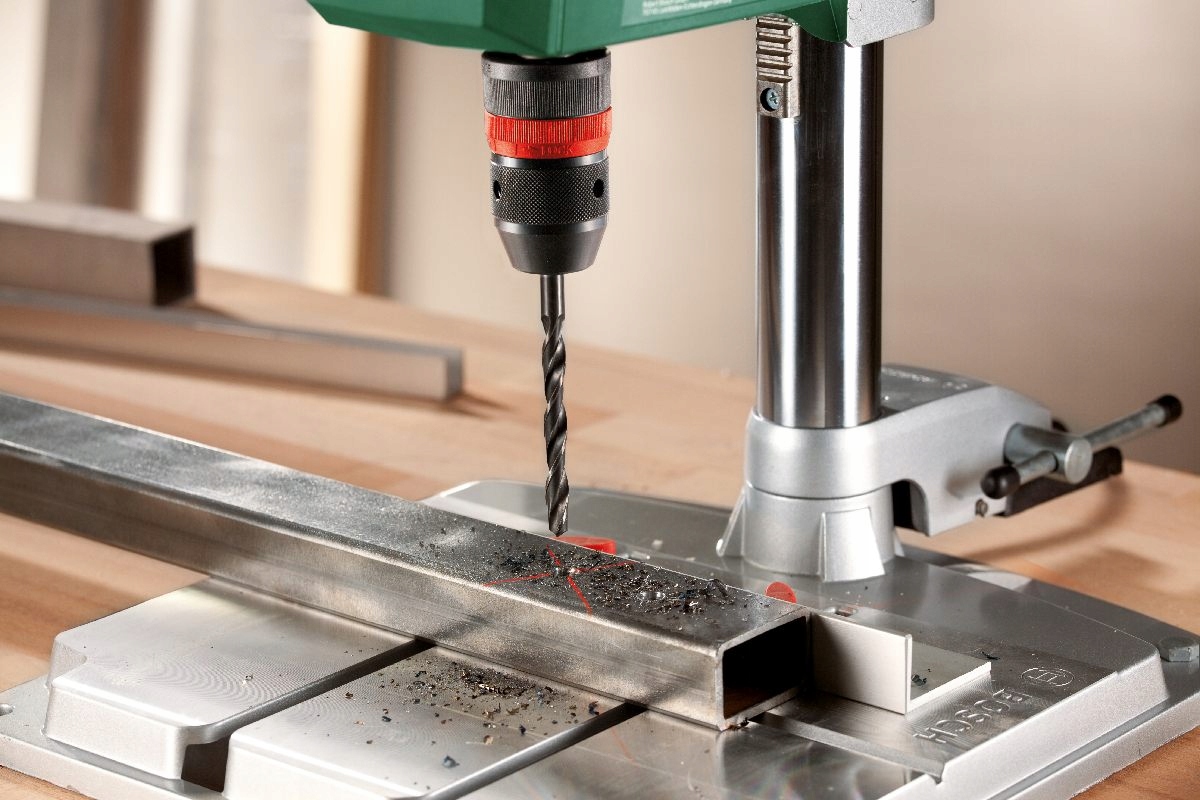 DWUBIEGOWA WIERTARKA STOŁOWA 710W PBD 40 BOSCH Liczba biegów 2