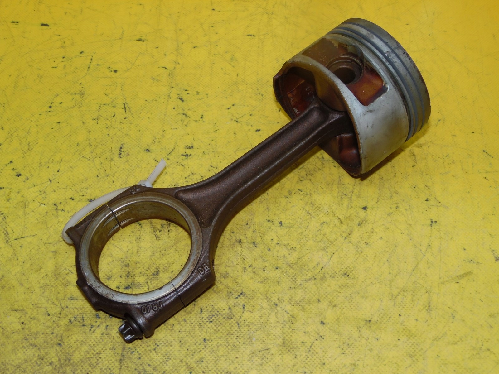 TLOK TLOKI KORBOWOD KORBA AUDI A8 4 2 AQF 84L30