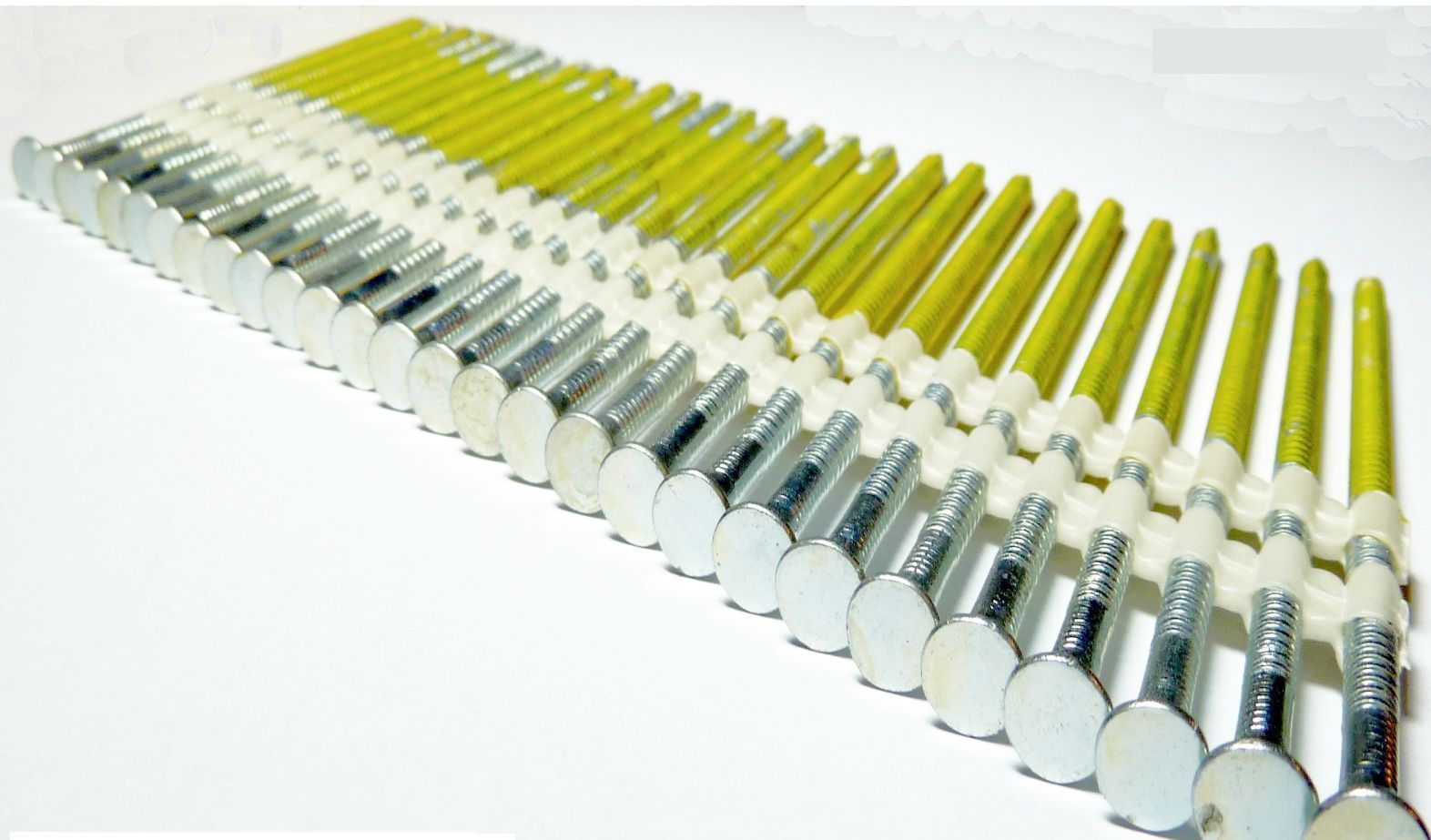 Gwoździe Łączone Plastikiem 2,8x65 mm Bkri 21° 4200 szt