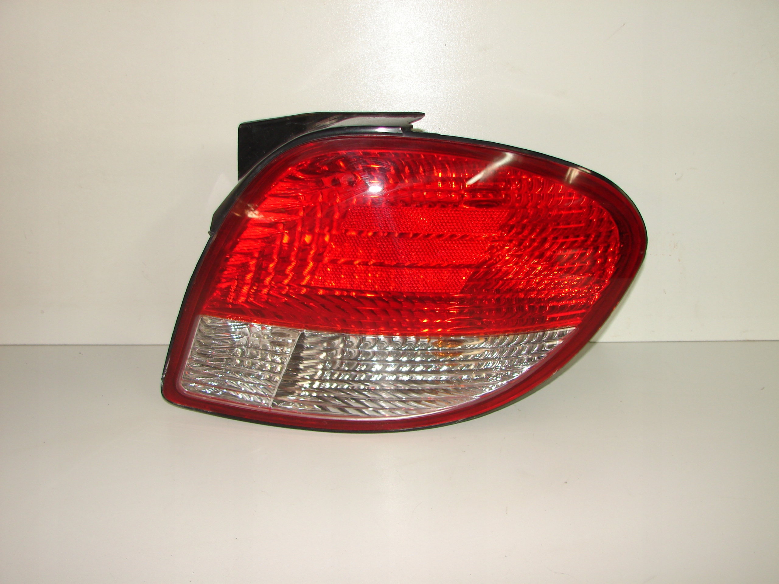 LICHT HINTEN HECK RECHTS HYUNDAI COUPE 00-02