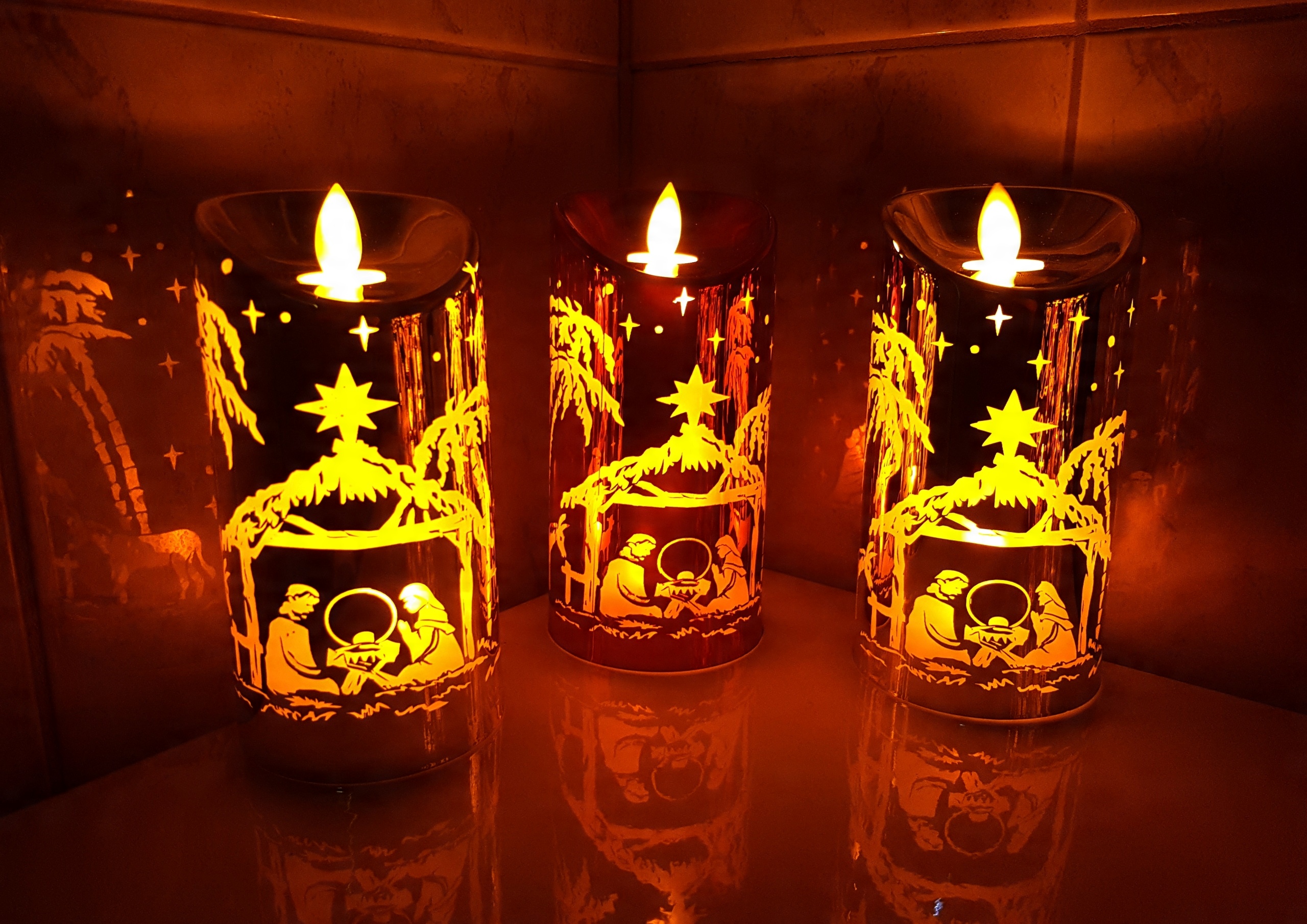 Świeca LED 14,5cm Ruchomy płomień Lampka święta Kod produktu 2482