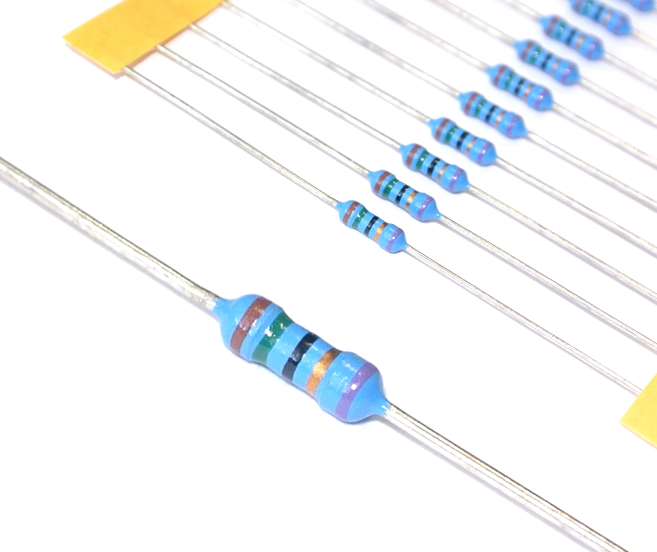 270R 0.1% 25ppm 0.6W rezystor precyzyjny YAGEO ___ [4szt.]