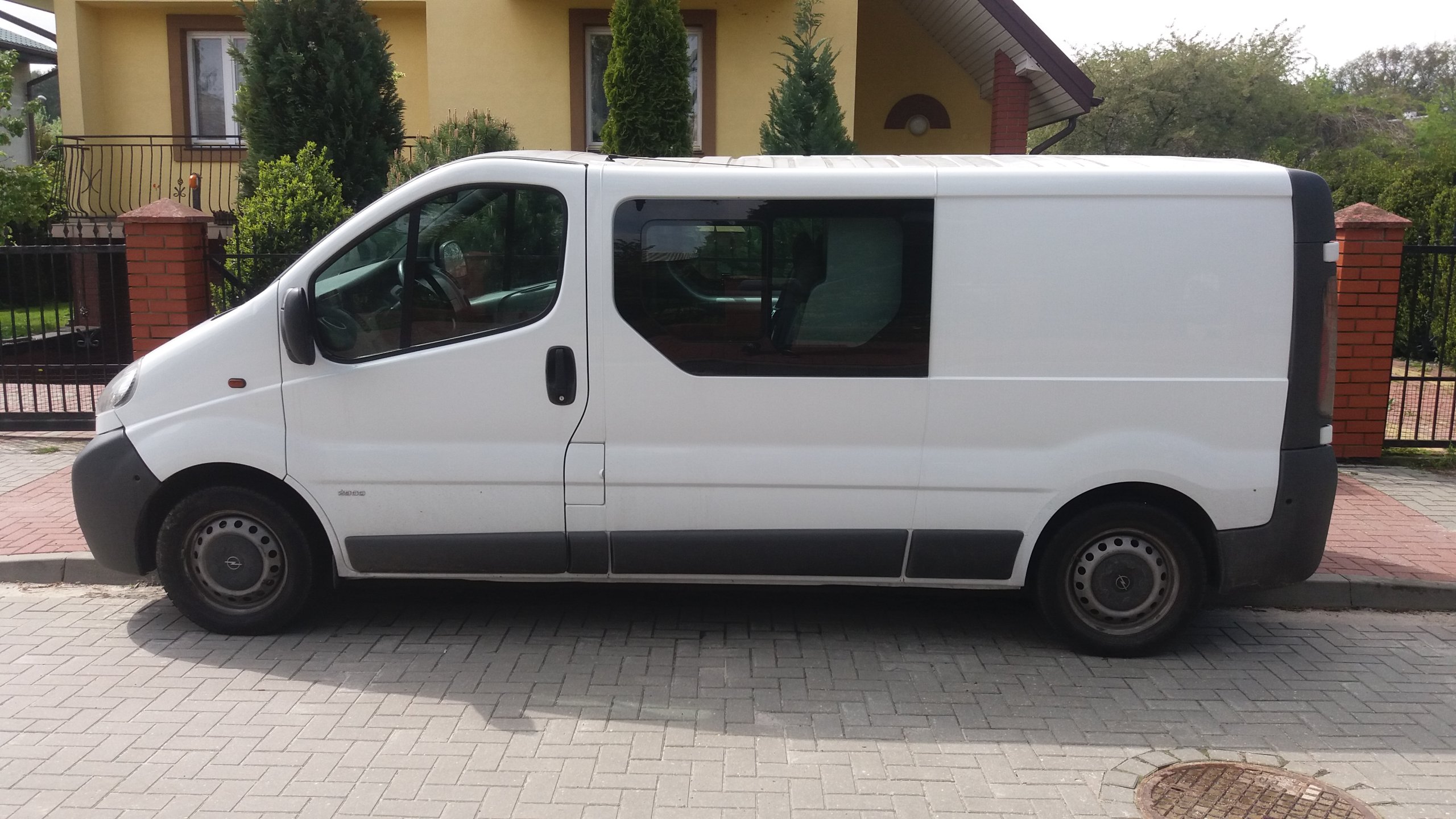 Opel vivaro long