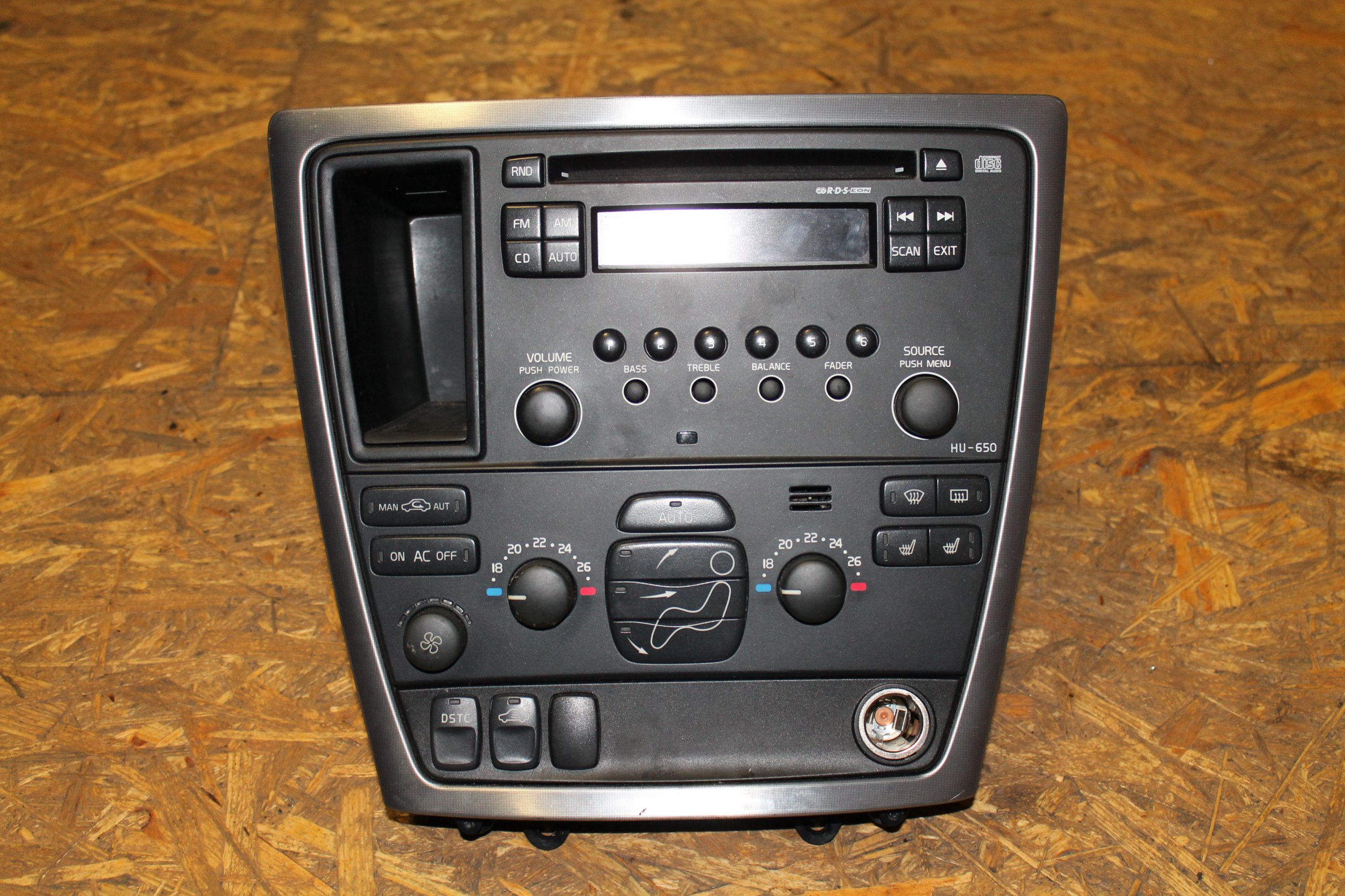RADIO HU 650 VOLVO S60/V70/S80/XC70 20002007r