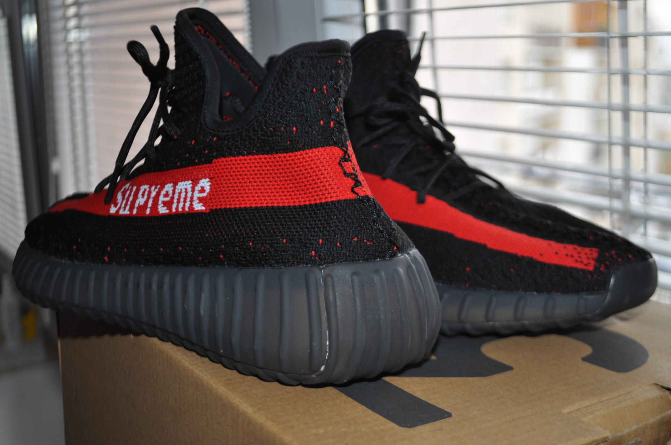 adidas yeezy boost 350 x supreme black core