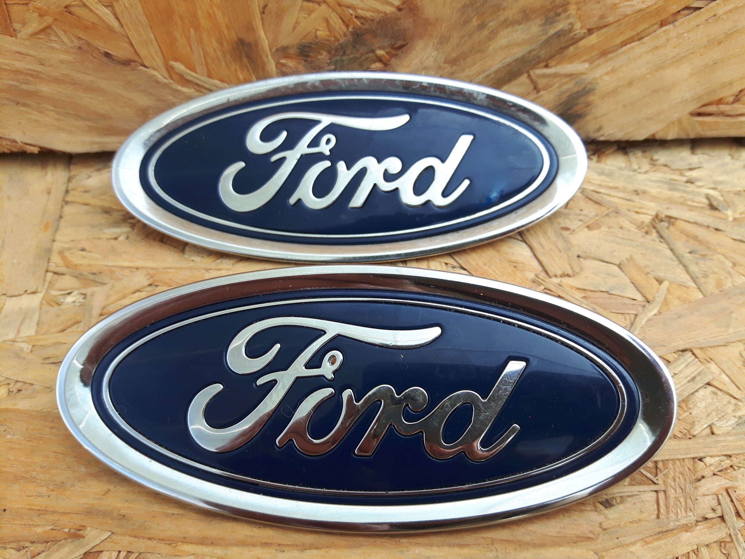 FORD FIESTA MK7 EMBLEMAT ZNACZEK TYŁ C1BB8B262AA 7269026200