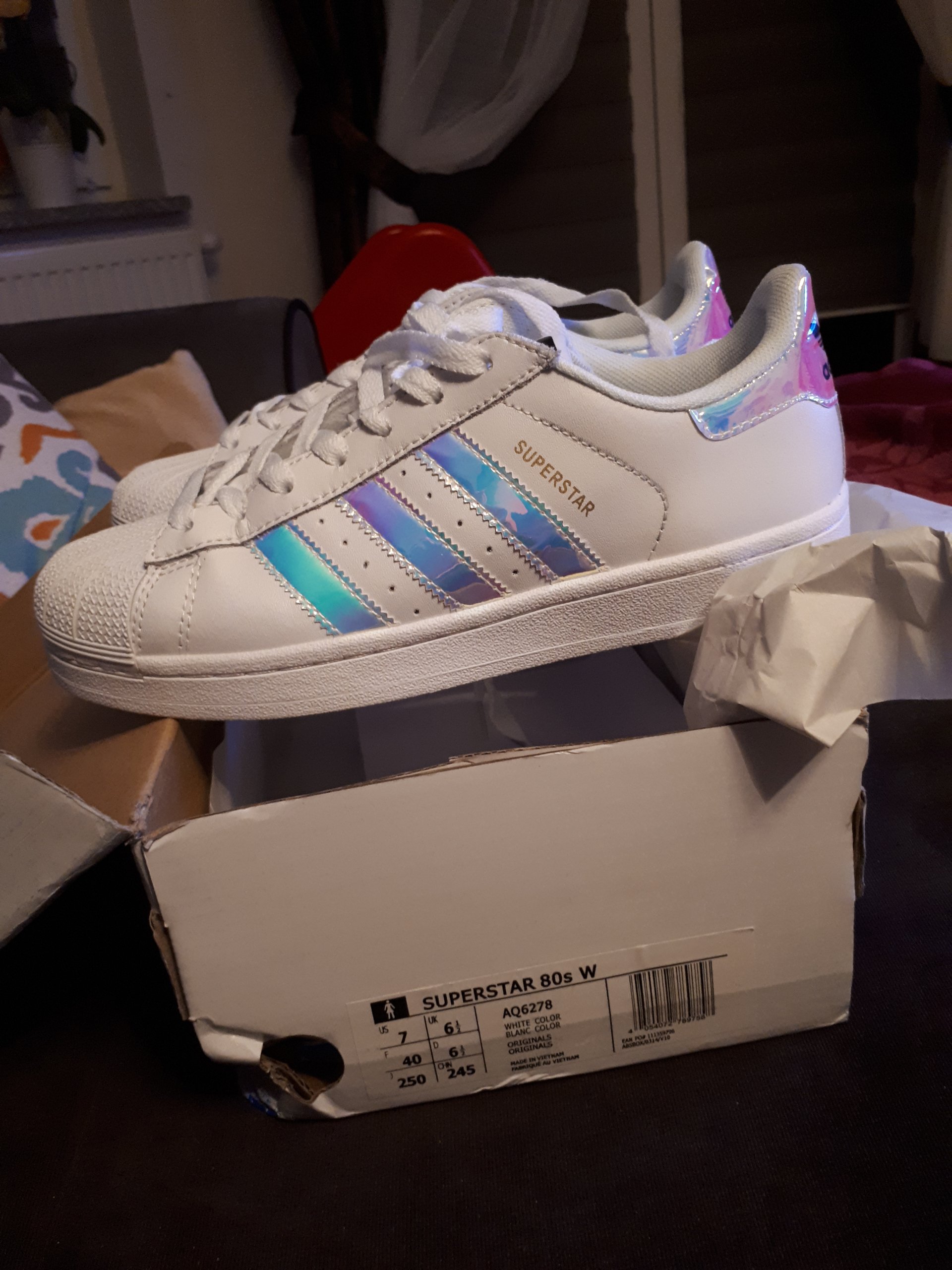 adidas superstar holographic 40