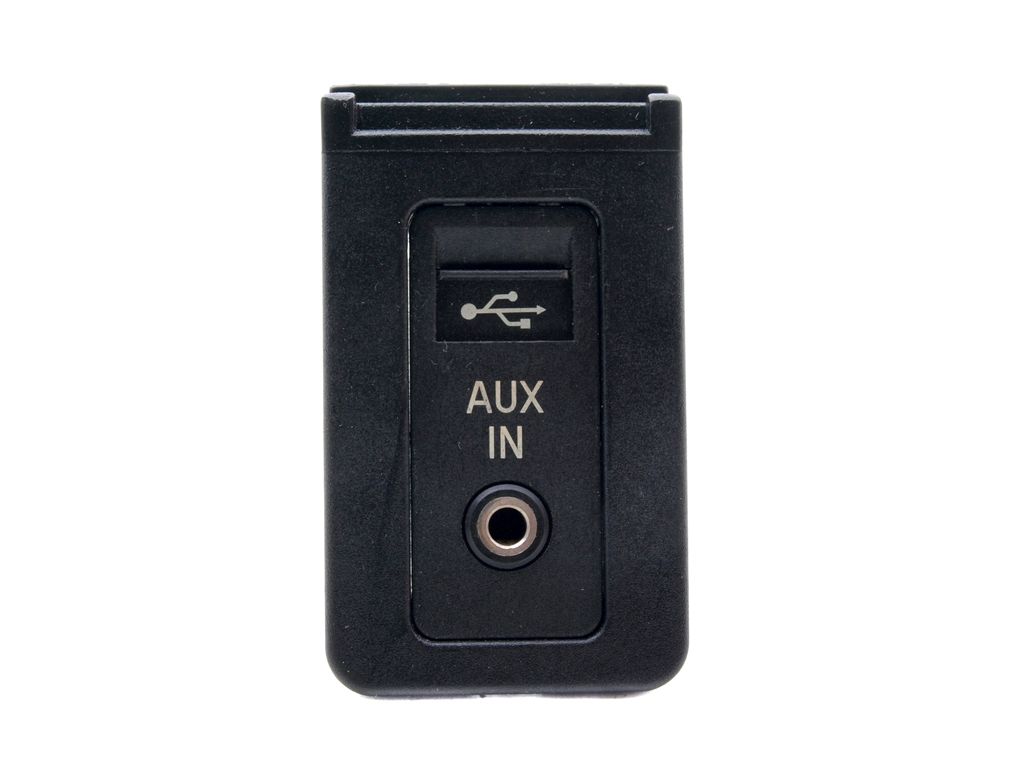 GNIAZDO AUX IN WEJŚCIE USB BMW E60 E61 9138402