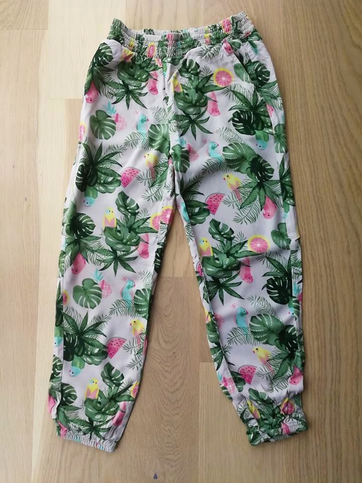 Spodnie haremki H&M rozm 122 - papugi