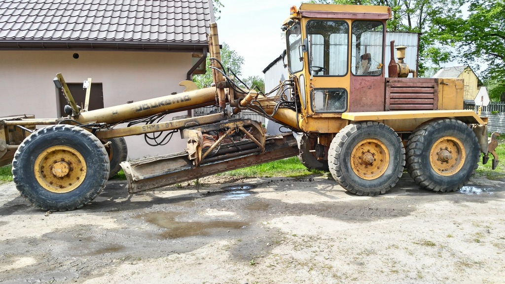 Równiarka drogowa Baukema