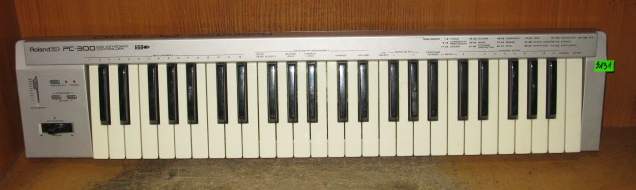 KEYBOARD MIDI ROLAND ED PC 300 - NR S131