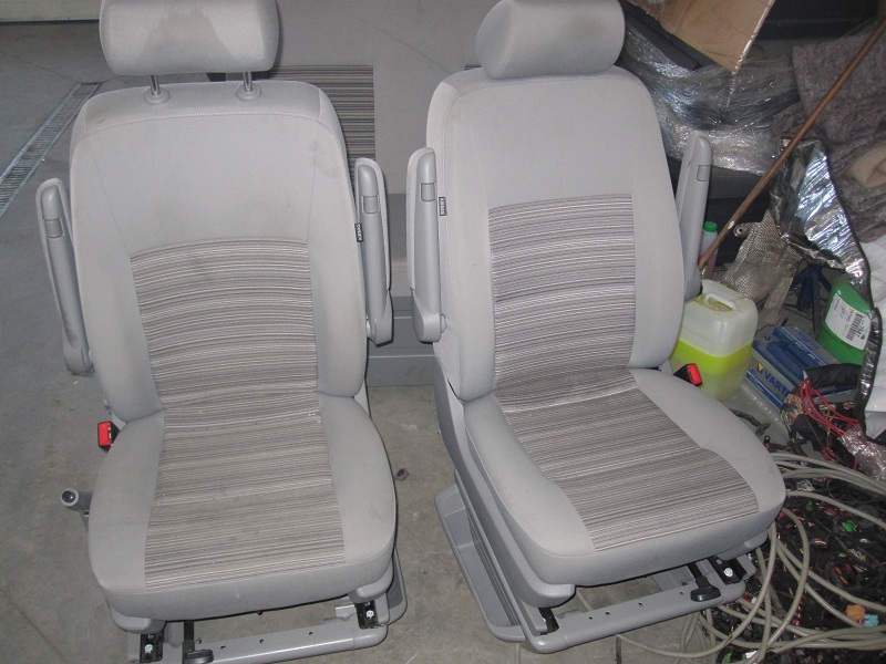 FOTELE PRZEDNIE VW T5 T6 LIFT CALIFORNIA  OBROTOWE