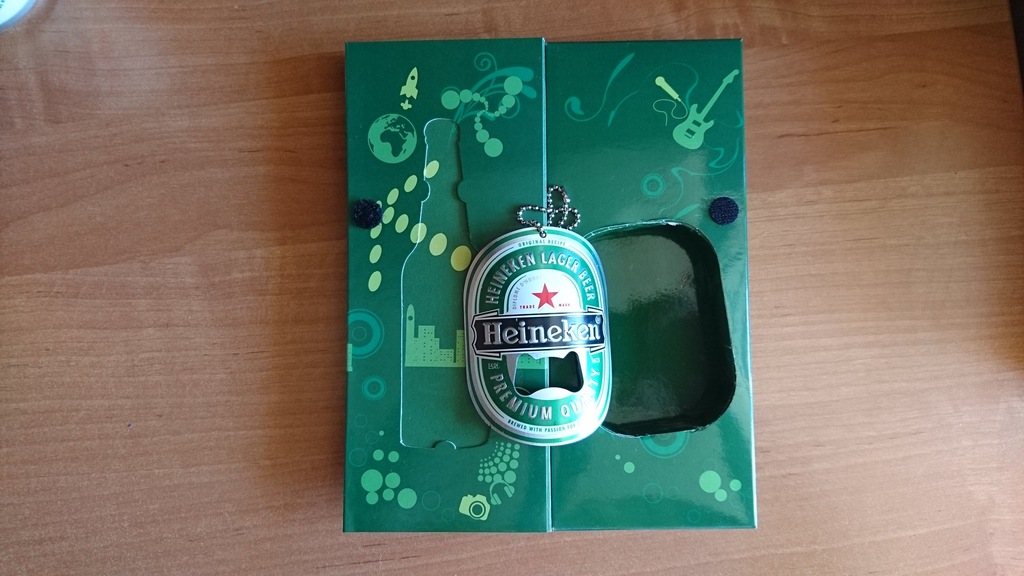 otwieracz odznaka etykieta Heineken