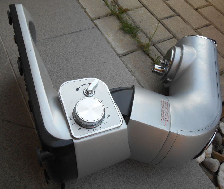 popsuty robot kuchenny  QUIGG KM 2010.12