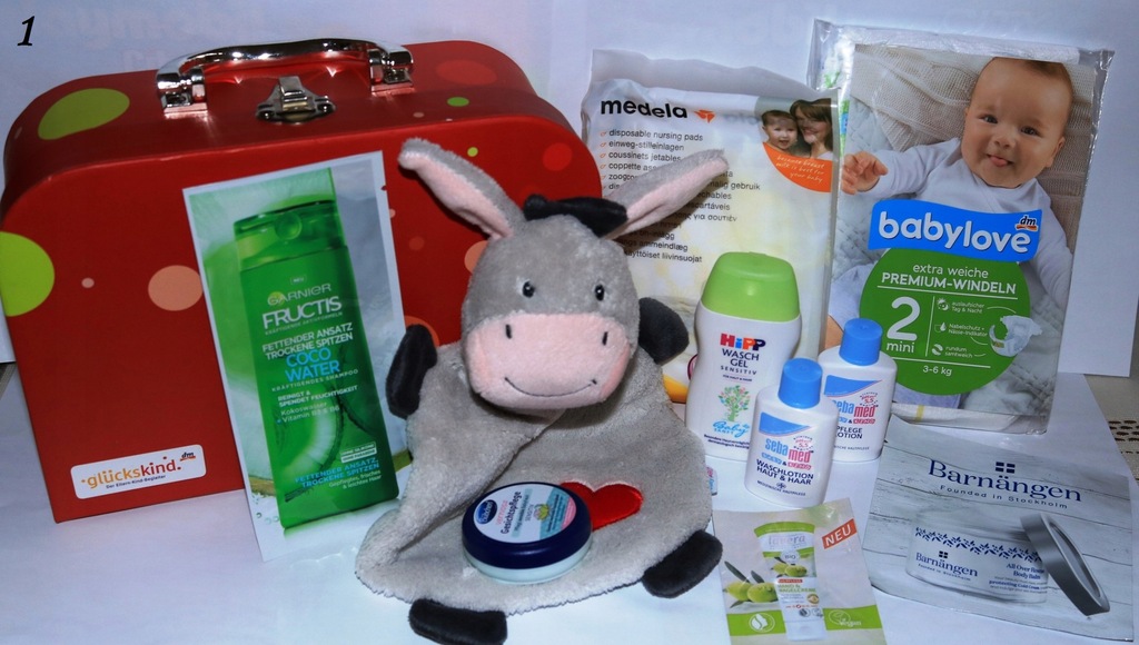 Kuferek + próbeczki WYPRZEDAŻ Pampers Hipp Weleda