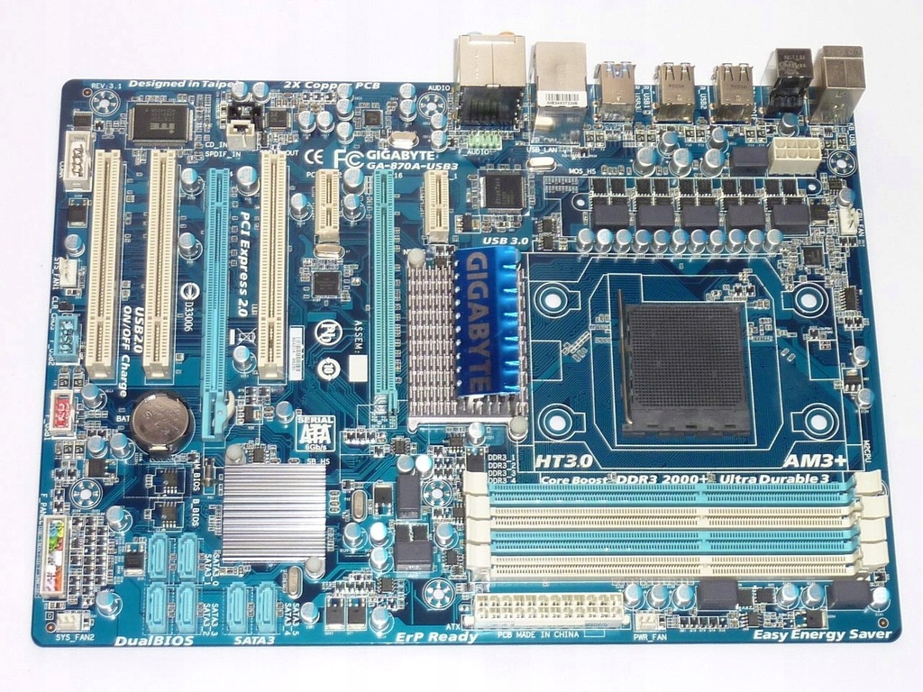 GIGABYTE GA-870A-USB3 - AM3+ - DDR 3 - SATA 3