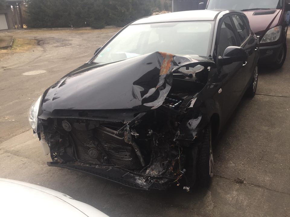 KIA CEED USZKODZONA 1.6 BENZYNA
