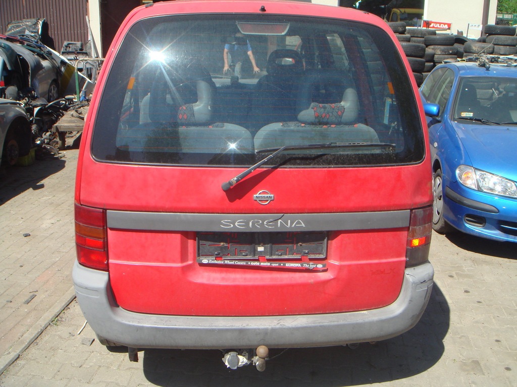 NISSAN SERENA KLAPA TYLNA KOMPLETNA BIELSKO-BIAŁA