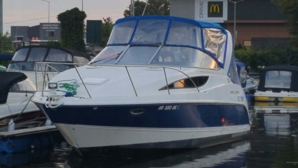 Jacht motorowy Bayliner 285, faktura vat