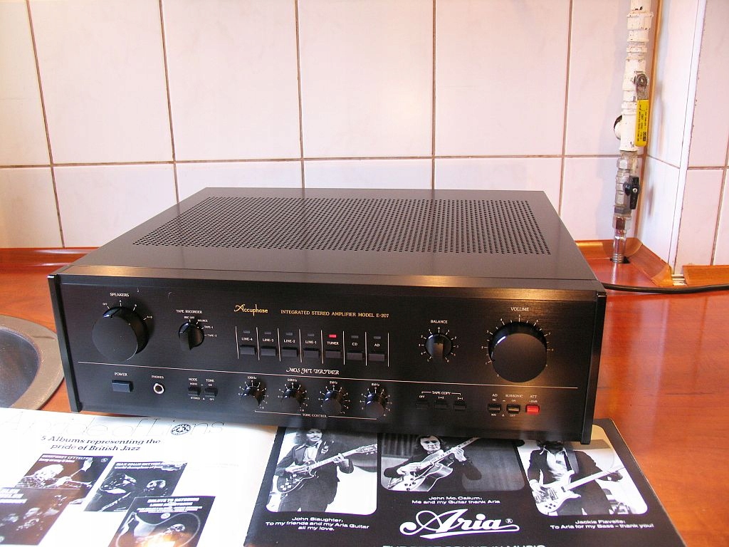 Accuphase E-207 / Phono MM+MC Super Stan 'Hi End'