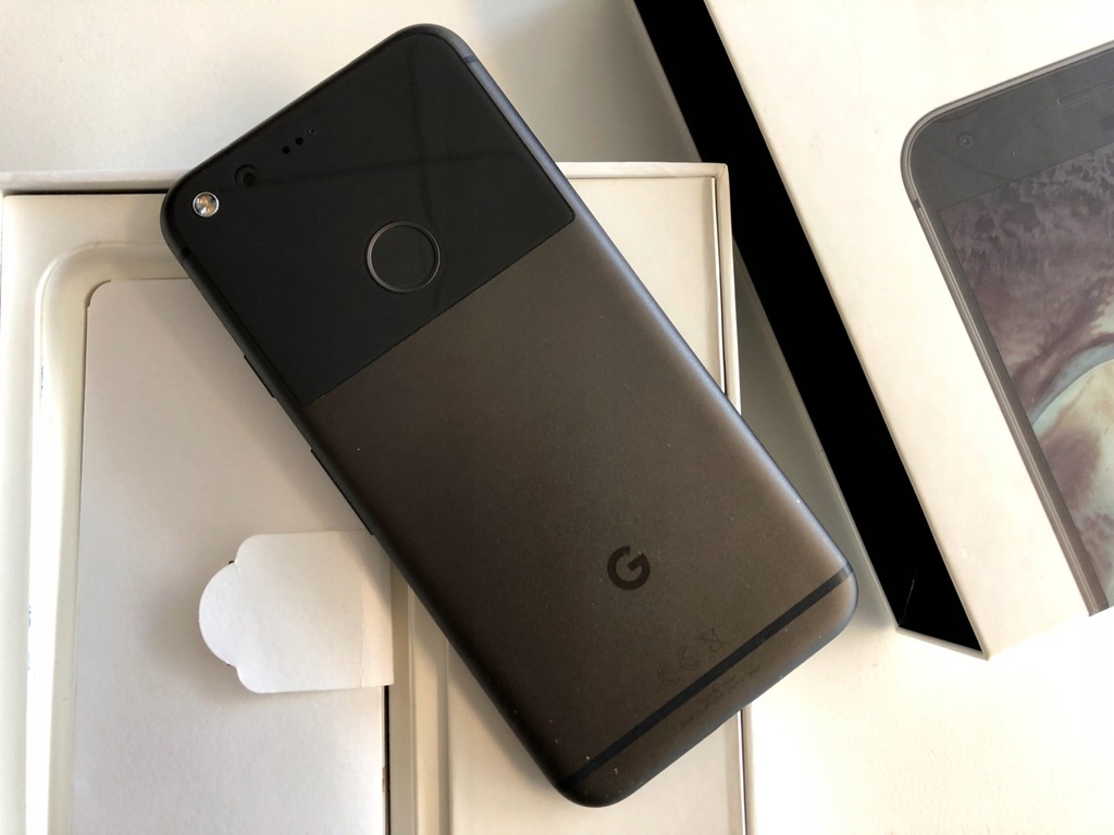 Google Pixel 32 GB - Quite Black - USZKODZONY