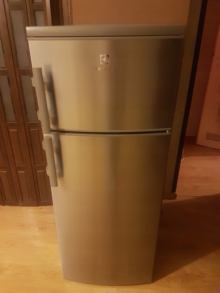 LODÓWKA ELECTROLUX EJ2302AOX2