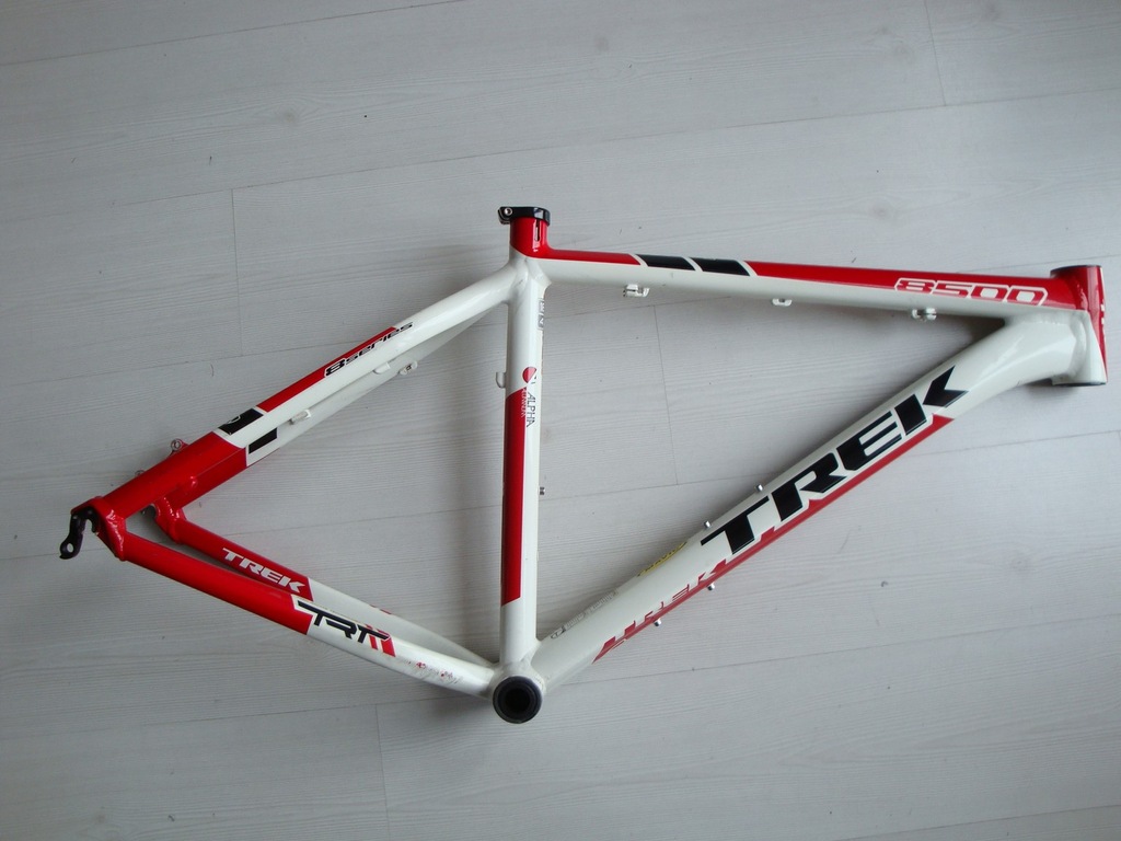 Rama TREK 8500 18,5'' 1830g + Stery FSA