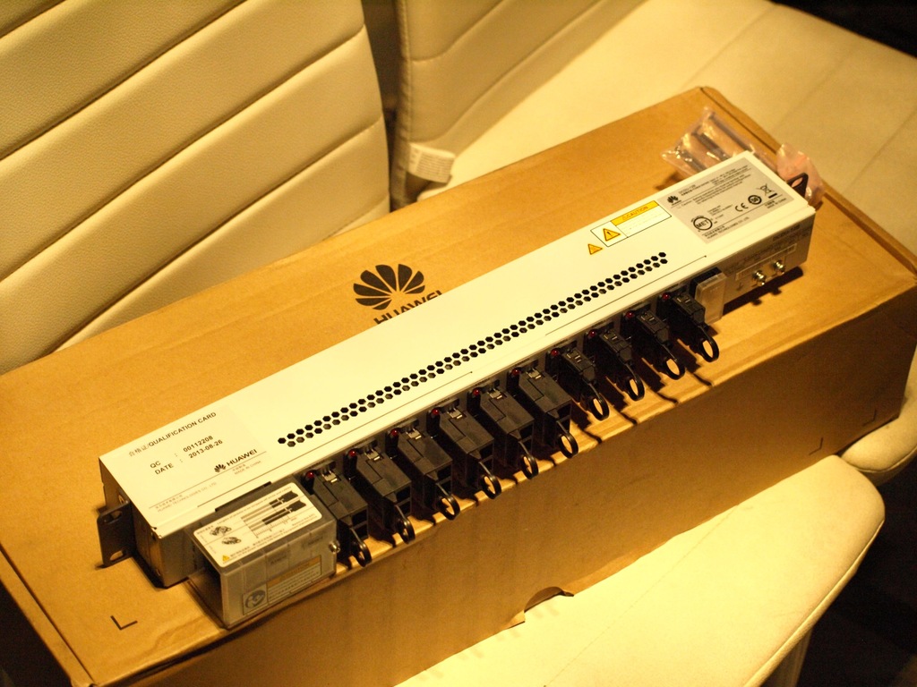 Panel dystrybucji napięć huawei dcdu12b rack 19''