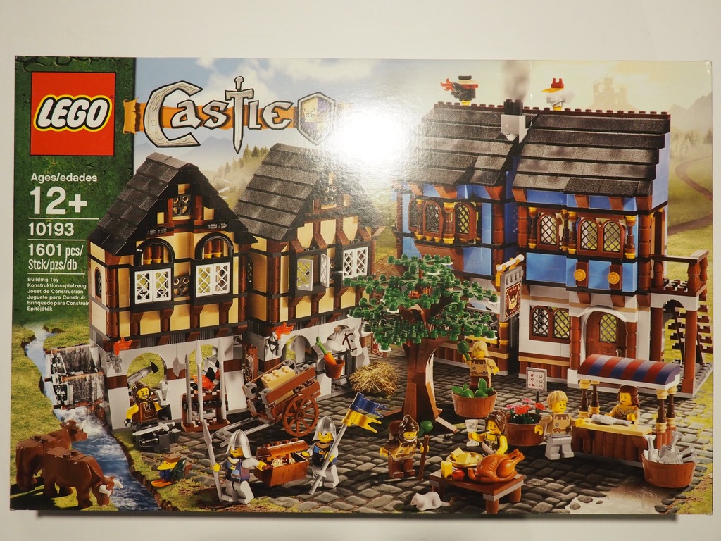LEGO Castle 10193 - Medieval Market Village