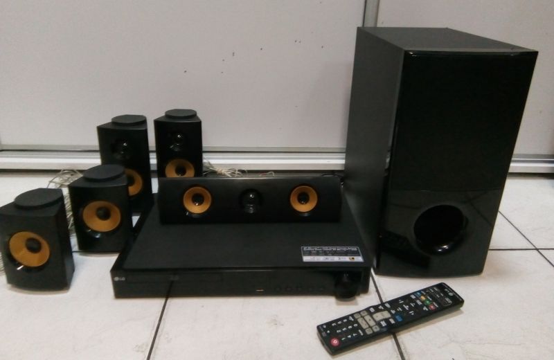 KINO DOMOWE 5.1 LG LHB 725