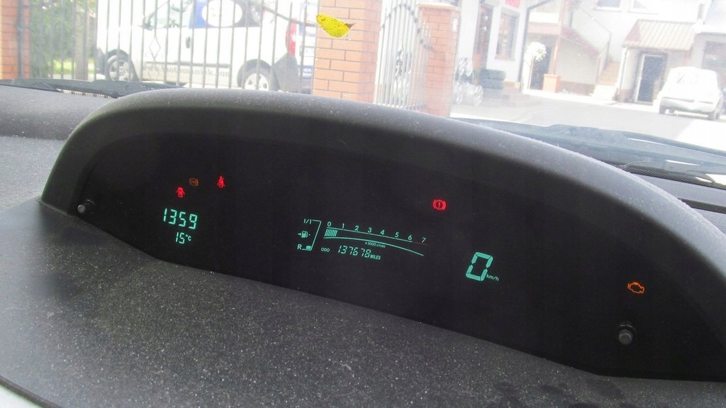 TOYOTA YARIS II 07 1.3 VVTI LICZNIK WYŚWIETLACZ