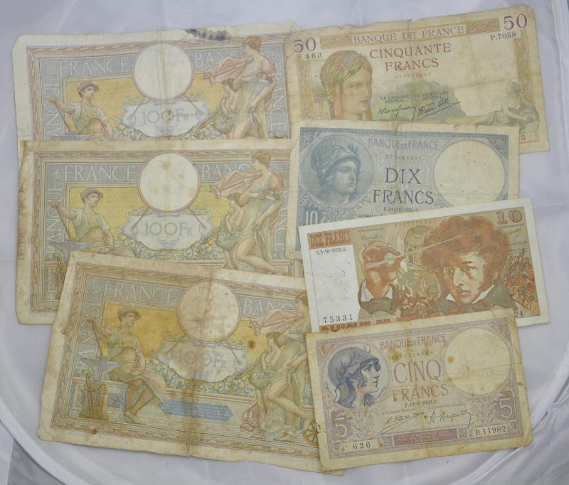 ZESTAW BANKNOTÓW: FRANKI FRANCUSKIE 7 SZTUK (BH60)