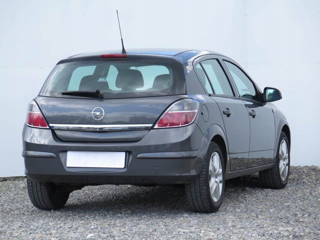 Opel astra salon