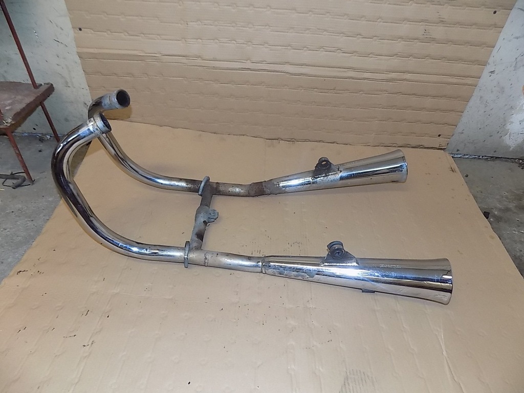 HONDA CM 125 TŁUMIK TŁUMIKI WYDECH KOMPLET