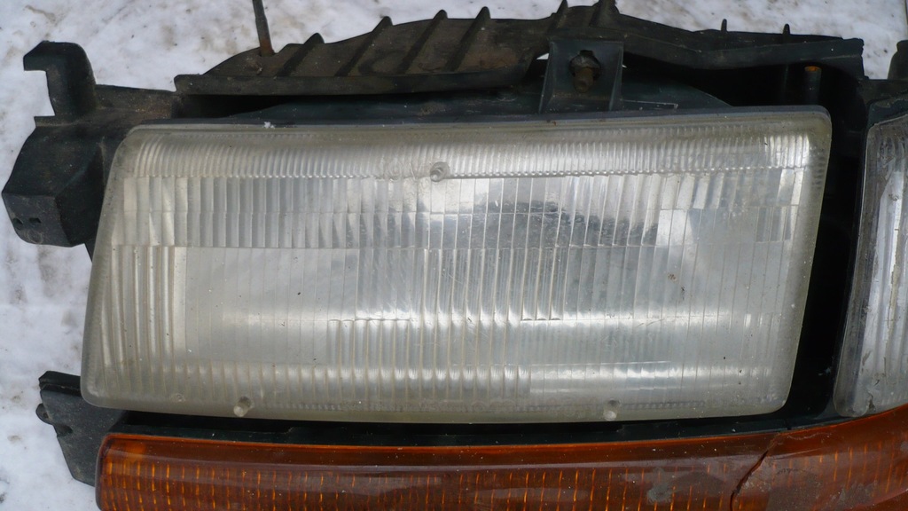 Chrysler Voyager Dodge Caravan II Lampy przód 94