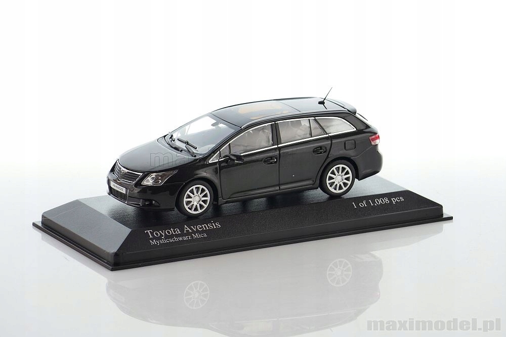 TOYOTA Avensis black met 2009 1/43 MINICHAMPS