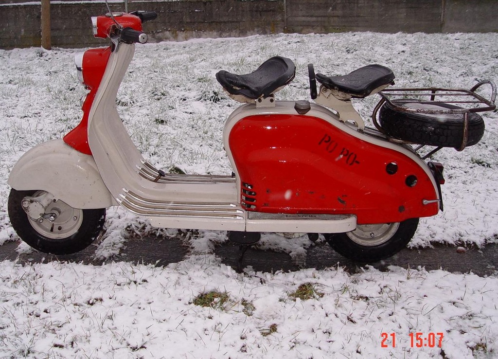 Lambretta 150 Ld Sprzedam  : Witam Posiadam Ramę Do Lambretty 125 Ld Typ 57, Wersja Ze Ssaniem I Otwieraniem Kranika Za Nogami Jest Tabliczka Znamionowa,.