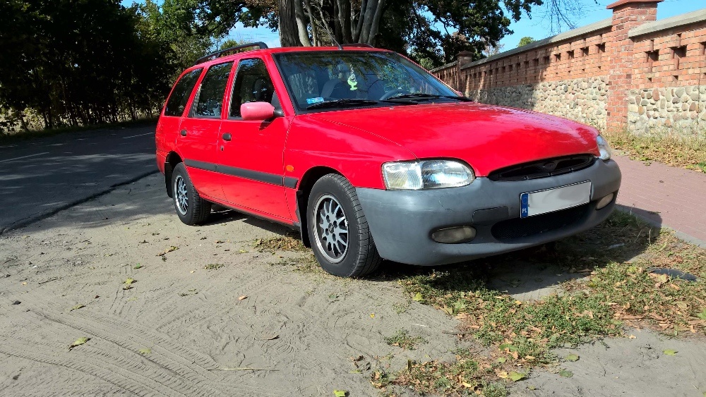Ford Escort z OC, bez przeglądu