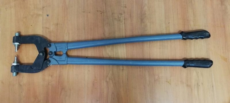 DZIURKACZ DO BLACHY TRAPEZOWEJ 900 INDUSTRIAL LIN