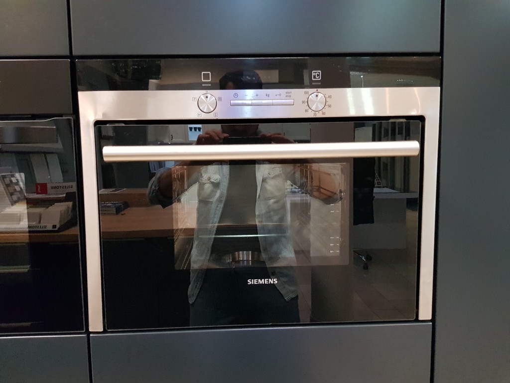 Piekarnik parowy Siemens HB24D552