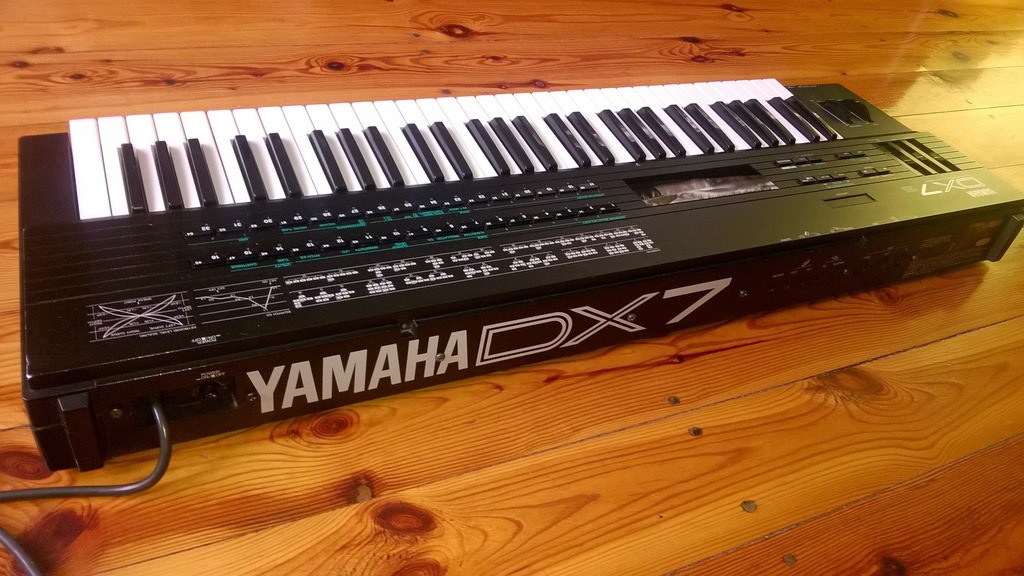 YAMAHA DX7+2 kardridże