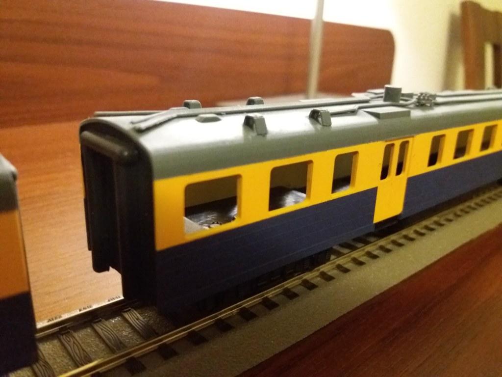 PKP EN57 Kompletny zestaw z napędem 7257450158 oficjalne archiwum
