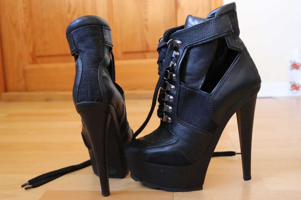 rihanna river island boots