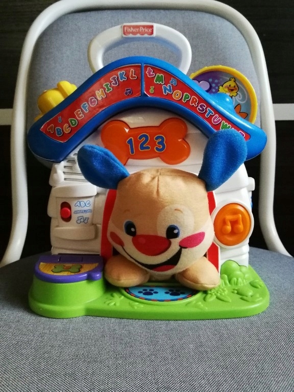 Dwujęzyczny wesoły domek Szczeniaczka Uczniaczka
