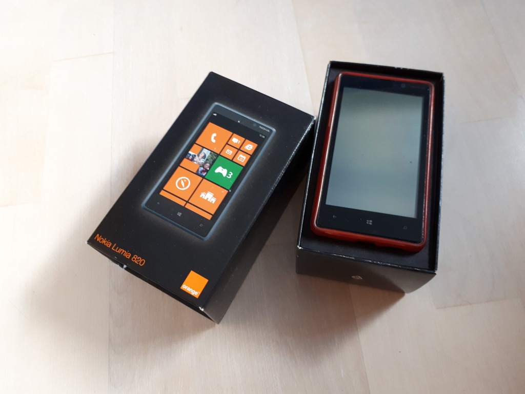 Nokia Lumia 820 smartfon z windows