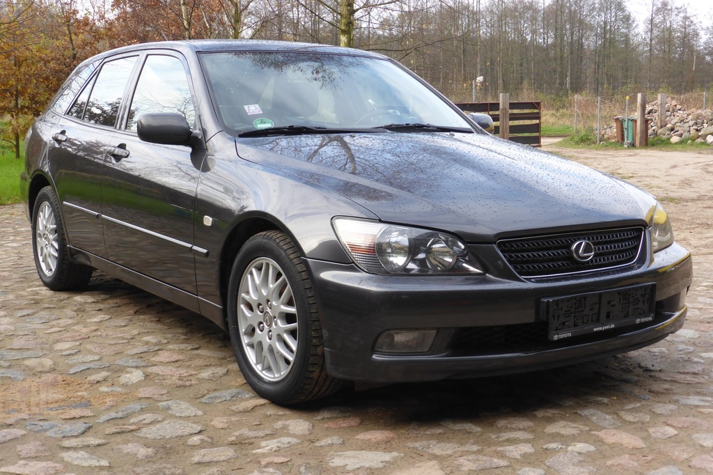 LEXUS IS200 SPORT CROSS również ZAMIENIĘ NA KLASYK