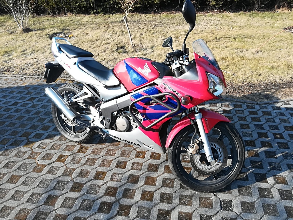 Honda CBR 125R + Gmole
