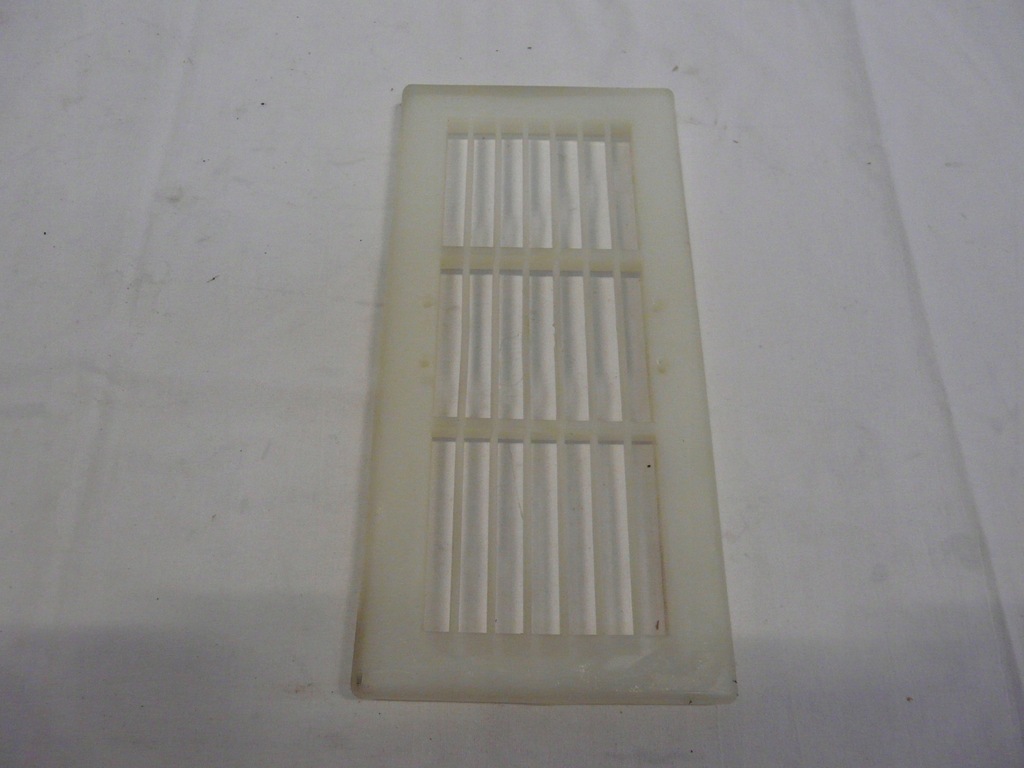 Kratka wentylacyjna 30 x 14
