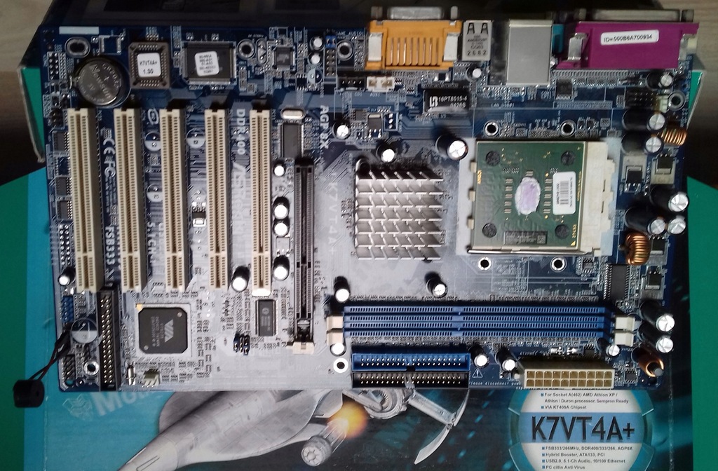 Płyta ASRock K7VT4A+ procesorAMD Athlon 2500+ kość